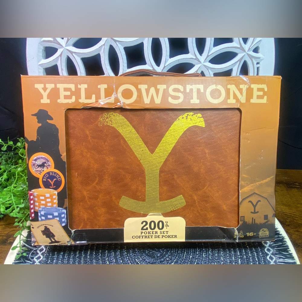 NIB Yellowstone Gold and Brown Poker Set